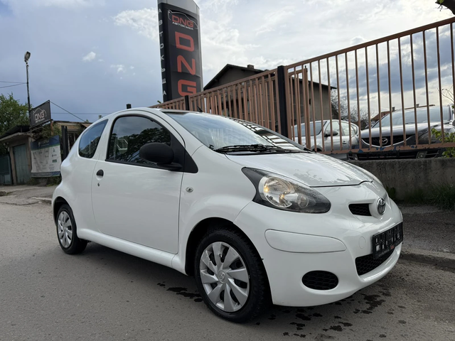 Toyota Aygo 1, 000 EURO4 - автомобили, коли, обяви за нови и употребявани 0