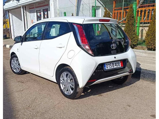 Toyota Aygo 2016г. - автомобили, коли, обяви за нови и употребявани 6