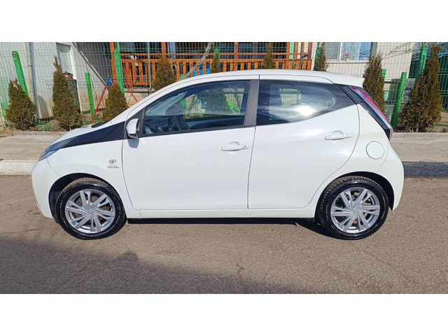 Toyota Aygo 2016г. - автомобили, коли, обяви за нови и употребявани 7
