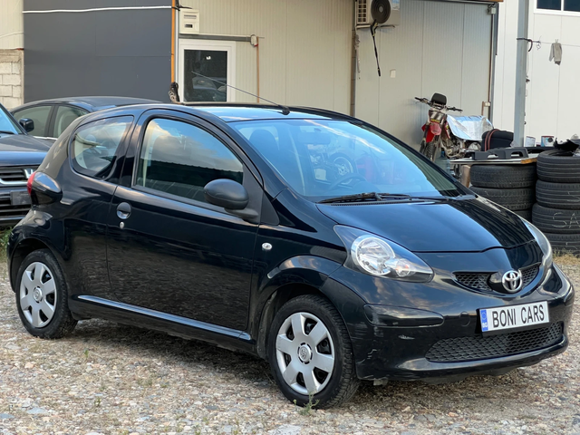 Toyota Aygo 1.0i- 68к.с. Нов внос от Италия - автомобили, коли, обяви за нови и употребявани 2