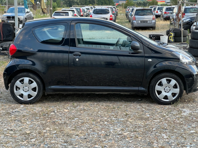 Toyota Aygo 1.0i- 68к.с. Нов внос от Италия - автомобили, коли, обяви за нови и употребявани 3