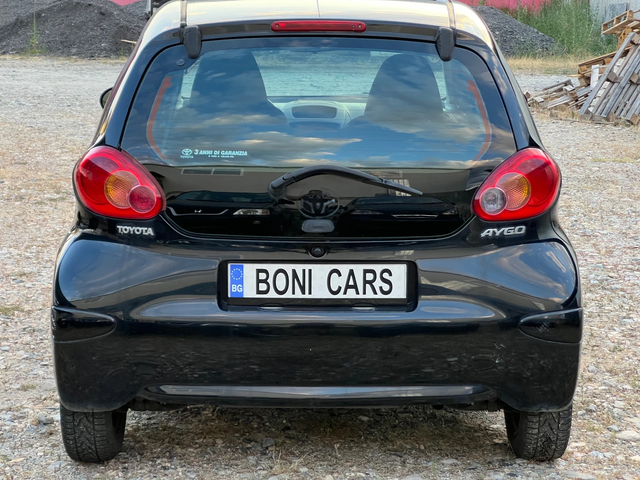 Toyota Aygo 1.0i- 68к.с. Нов внос от Италия - автомобили, коли, обяви за нови и употребявани 5