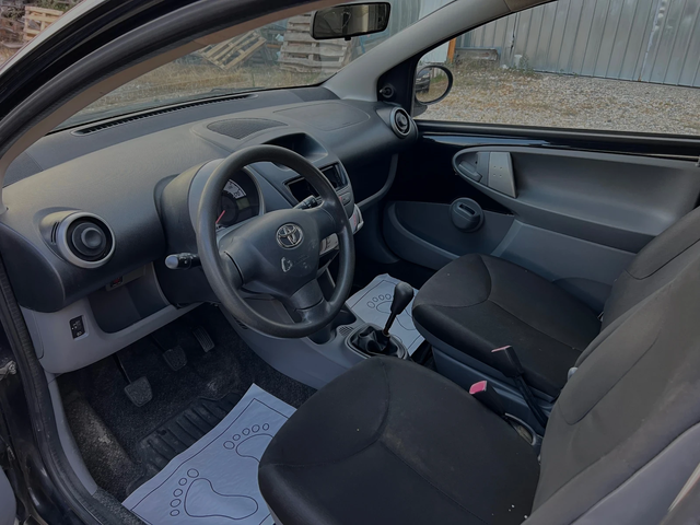 Toyota Aygo 1.0i- 68к.с. Нов внос от Италия - автомобили, коли, обяви за нови и употребявани 9