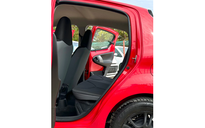 Toyota Aygo 1.0i 68HP - автомобили, коли, обяви за нови и употребявани 11