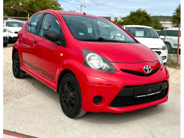 Toyota Aygo 1.0i 68HP - автомобили, коли, обяви за нови и употребявани 2