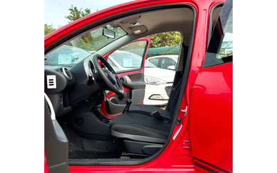 Toyota Aygo 1.0i 68HP - автомобили, коли, обяви за нови и употребявани 8