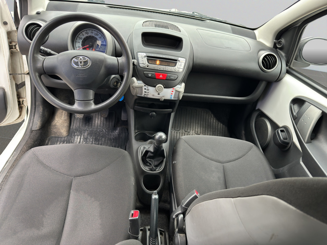 Toyota AYGO - автомобили, коли, обяви за нови и употребявани 8