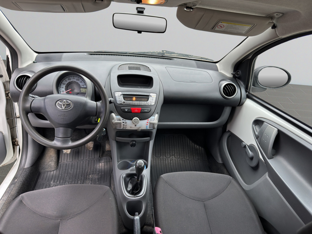 Toyota AYGO - автомобили, коли, обяви за нови и употребявани 8