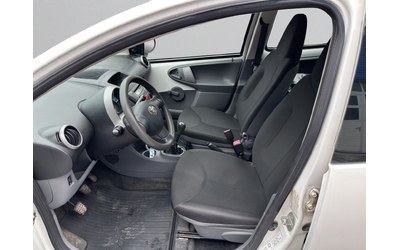 Toyota AYGO - автомобили, коли, обяви за нови и употребявани 9