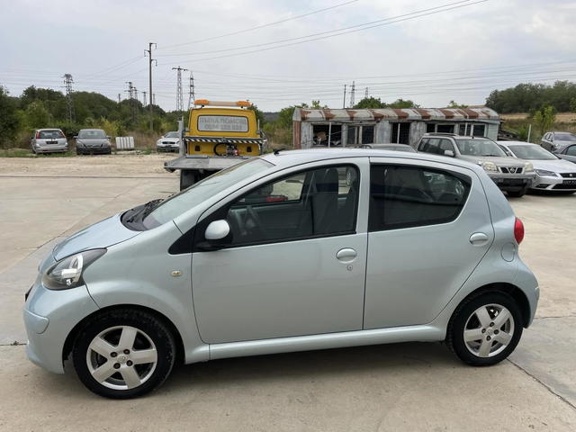 Toyota Aygo 1.0i* 140000km* Нова* UNIKAT* - автомобили, коли, обяви за нови и употребявани 3