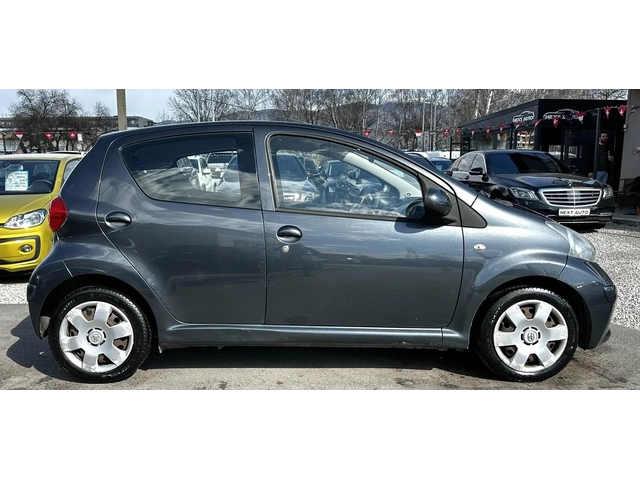Toyota Aygo 1.0i-VVT 68HP 148 000KM AUTOMAT - автомобили, коли, обяви за нови и употребявани 3