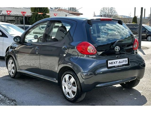 Toyota Aygo 1.0i-VVT 68HP 148 000KM AUTOMAT - автомобили, коли, обяви за нови и употребявани 6