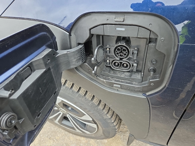 Toyota bZ4X L - автомобили, коли, обяви за нови и употребявани 16