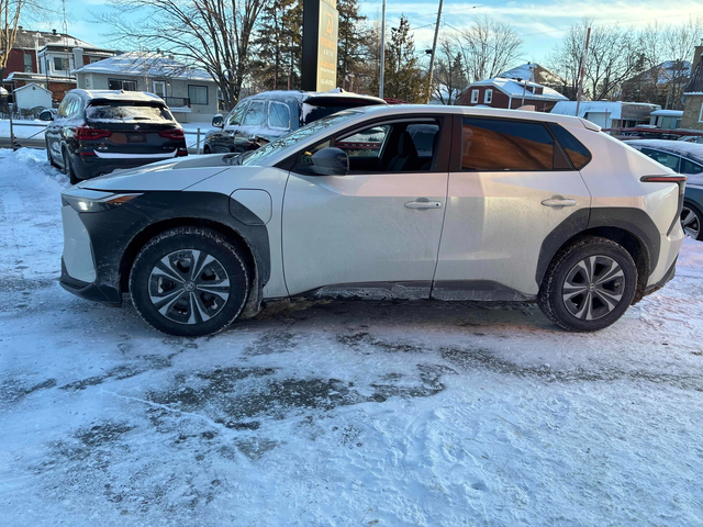 Toyota bZ4X LE FWD - автомобили, коли, обяви за нови и употребявани 1