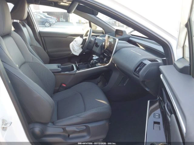 Toyota bZ4X * КОЖА* ПОДГРЕВ* ПАНОРАМА* LED* - автомобили, коли, обяви за нови и употребявани 4