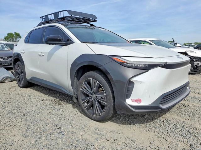 Toyota bZ4X * LIMITED* КОЖА* ПОДГРЕВ* AWD* PANORAMA* - автомобили, коли, обяви за нови и употребявани 3