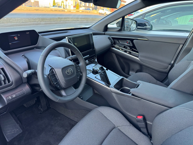 Toyota bZ4X Luxury Premium/NAVI/PANO/KAM/Full...ГАРАНЦИЯ!! - автомобили, коли, обяви за нови и употребявани 11