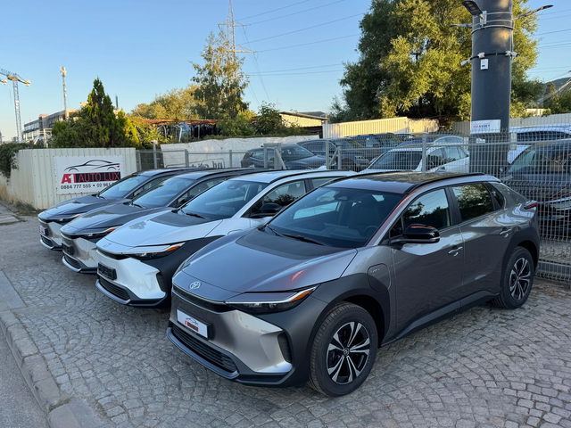 Toyota bZ4X Luxury Premium/NAVI/PANO/KAM/Full...ГАРАНЦИЯ!! - автомобили, коли, обяви за нови и употребявани 4