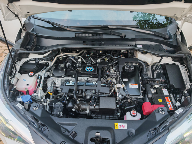 Toyota C-HR 1.8 HYBRYD-FACELIFT - автомобили, коли, обяви за нови и употребявани 17