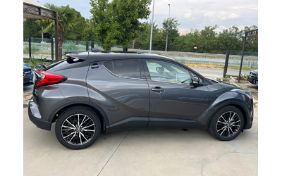 toyota-c-hr-1-8h-trend-full-service-navi-camera - 3