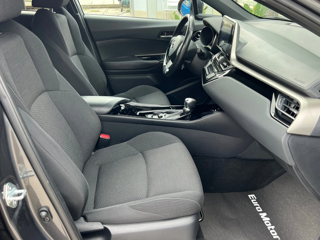 Toyota C-HR 1.8h, TREND, FULL SERVICE, NAVI+ CAMERA - автомобили, коли, обяви за нови и употребявани 9