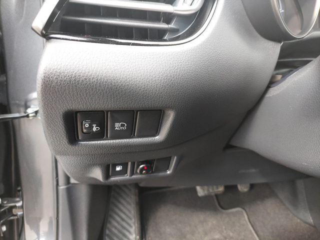 Toyota C-HR 1, 8i HYBRID 29000km!!! - автомобили, коли, обяви за нови и употребявани 13