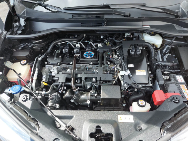 Toyota C-HR 1, 8i HYBRID 29000km!!! - автомобили, коли, обяви за нови и употребявани 16