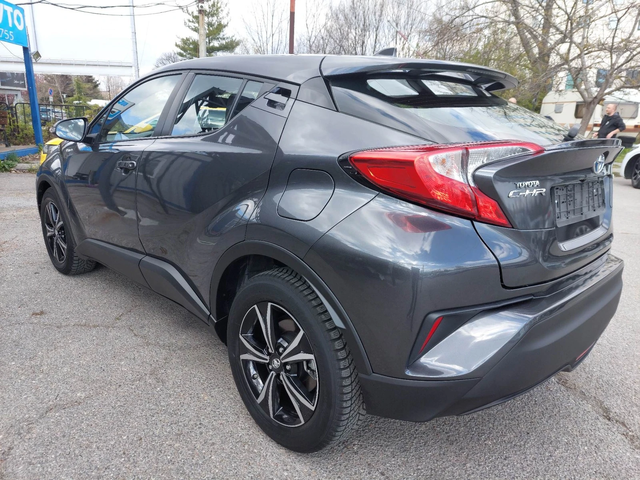 Toyota C-HR 1, 8i HYBRID 29000km!!! - автомобили, коли, обяви за нови и употребявани 3