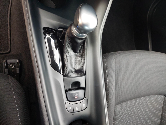 Toyota C-HR 1, 8i HYBRID 29000km!!! - автомобили, коли, обяви за нови и употребявани 9