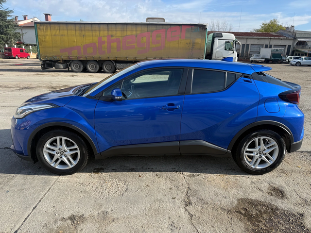 Toyota C-HR 1.8 Hybrid - автомобили, коли, обяви за нови и употребявани 3