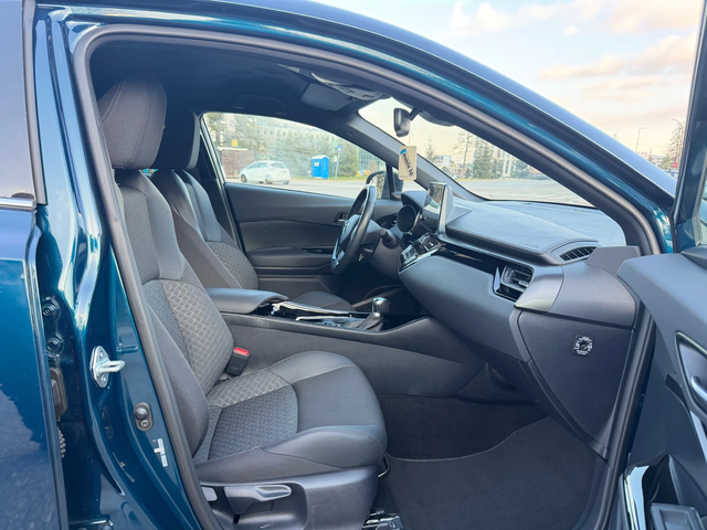 Toyota C-HR 1.8 Hybrid Facelift - автомобили, коли, обяви за нови и употребявани 12