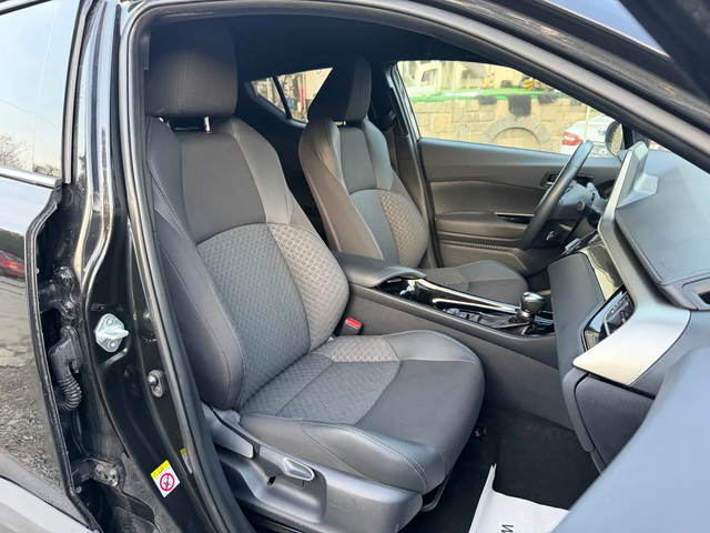 Toyota C-HR 1.8 HYBRID Keyless go  Distronic Euro 6 - автомобили, коли, обяви за нови и употребявани 11