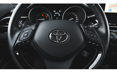 Toyota C-HR 2.0 Hybrid Club Automatic - автомобили, коли, обяви за нови и употребявани 12