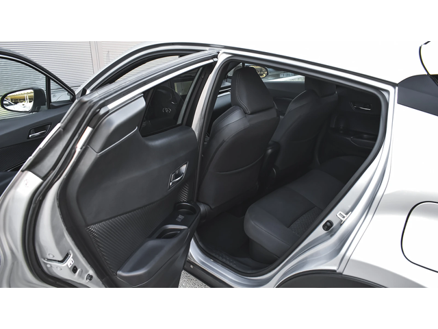 Toyota C-HR 2.0 Hybrid Club Automatic - автомобили, коли, обяви за нови и употребявани 8