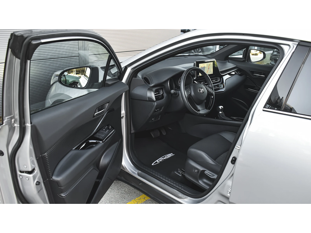 Toyota C-HR 2.0 Hybrid Club Automatic - автомобили, коли, обяви за нови и употребявани 7