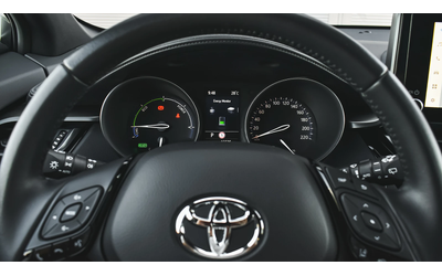 Toyota C-HR 2.0 Hybrid Club Automatic - автомобили, коли, обяви за нови и употребявани 13