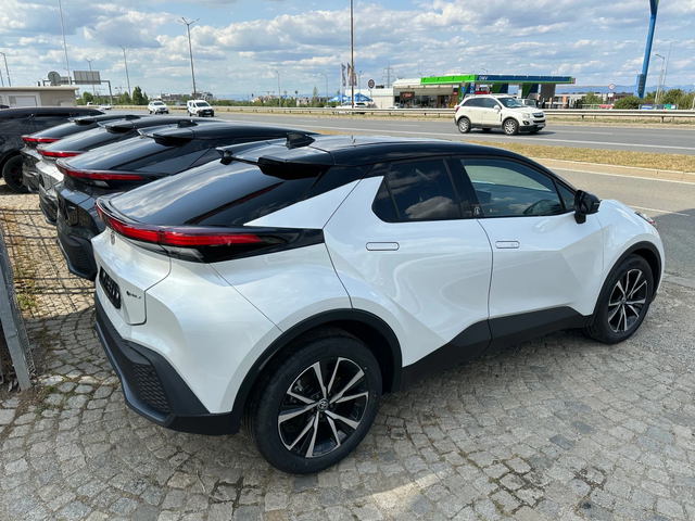 Toyota C-HR 1.8/Hibrid/140.ps - автомобили, коли, обяви за нови и употребявани 7