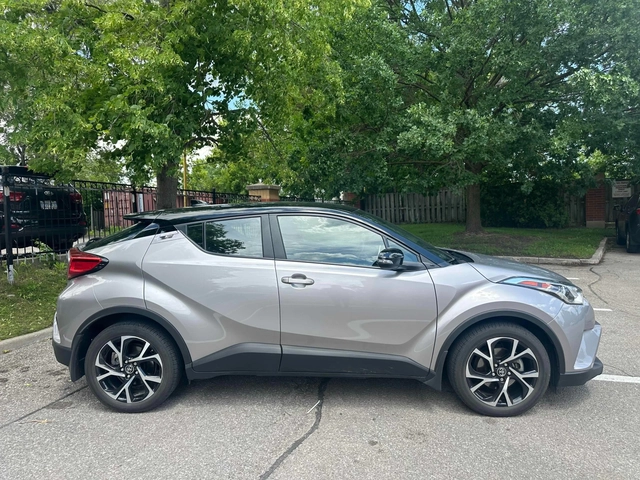 Toyota C-HR FWD * CARFAX * АВТО КРЕДИТ * - автомобили, коли, обяви за нови и употребявани 3