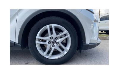 Toyota C-HR 1.8H - автомобили, коли, обяви за нови и употребявани 15
