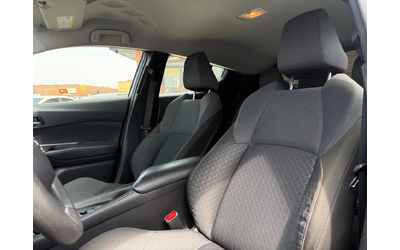 Toyota C-HR LE l FWD l CarPlay l Eco Vehicle l 2.0L l 4Cyl l Front Wheel Drive - автомобили, коли, обяви за нови и употребявани 17