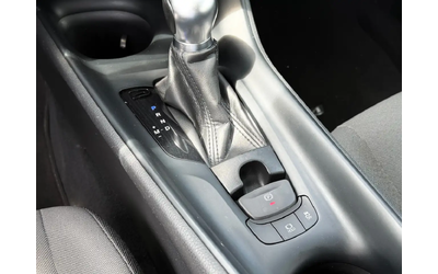 Toyota C-HR LE l FWD l CarPlay l Eco Vehicle l 2.0L l 4Cyl l Front Wheel Drive - автомобили, коли, обяви за нови и употребявани 19
