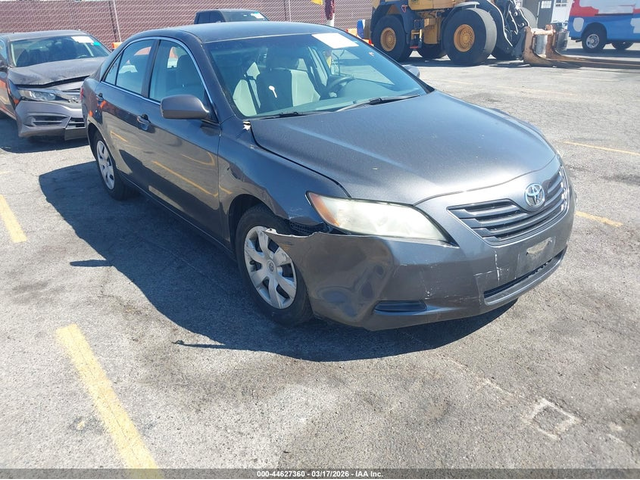 Toyota Camry 2.4L I-4 DOHC, VVT, 158HP Front Wheel Drive - автомобили, коли, обяви за нови и употребявани 0