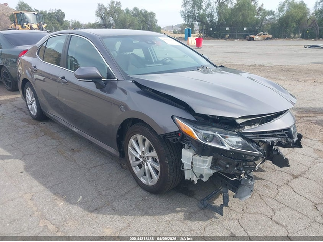 Toyota Camry 2.5L I-4 DI, DOHC, VVT, 203HP Front Wheel Drive - автомобили, коли, обяви за нови и употребявани 0