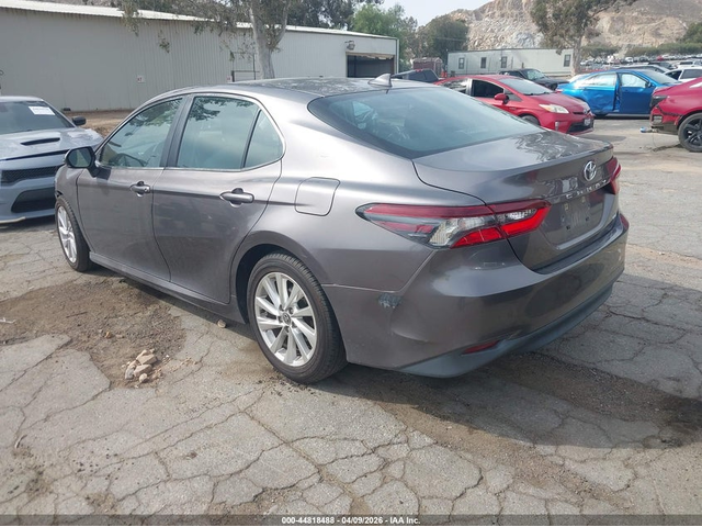 Toyota Camry 2.5L I-4 DI, DOHC, VVT, 203HP Front Wheel Drive - автомобили, коли, обяви за нови и употребявани 2