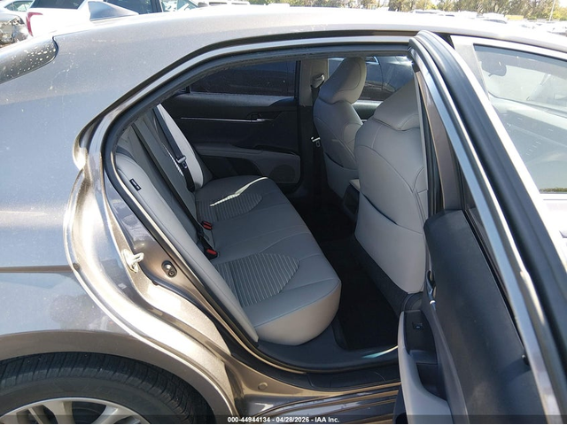 Toyota Camry 2.5L I-4 DI, DOHC, VVT, 203HP Front Wheel Drive - автомобили, коли, обяви за нови и употребявани 7