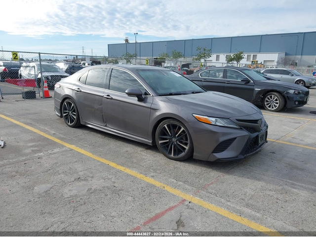 TOYOTA Camry 2.5L I-4 DI, DOHC, VVT, 206HP Front Wheel Drive - автомобили, коли, обяви за нови и употребявани 0