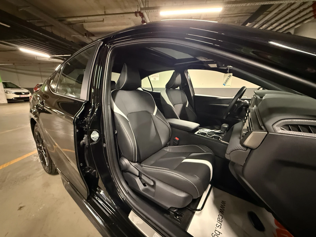 Toyota Camry 2.5 SE HYBRID AWD - автомобили, коли, обяви за нови и употребявани 10