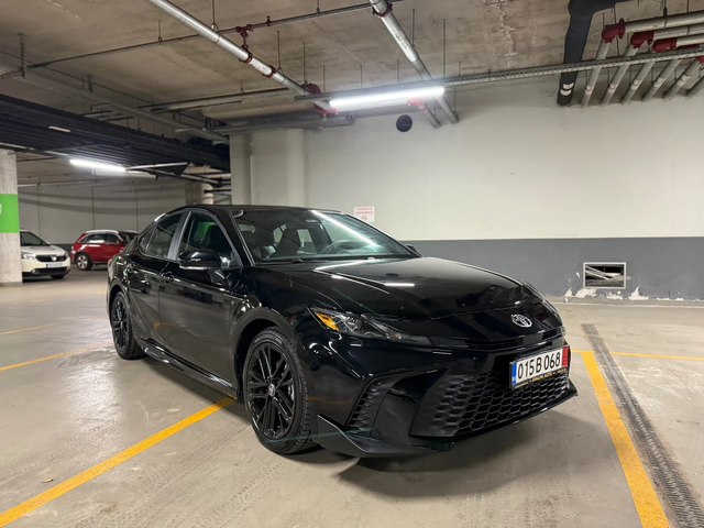 Toyota Camry 2.5 SE HYBRID AWD - автомобили, коли, обяви за нови и употребявани 2