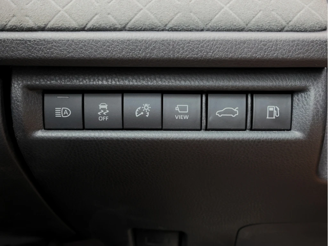 Toyota Camry XLE Hybrid AWD| Leather | Ventilated Seat | Pano R - автомобили, коли, обяви за нови и употребявани 14