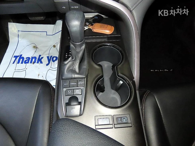 Toyota Camry 2.5 - автомобили, коли, обяви за нови и употребявани 11